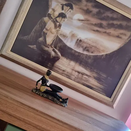 Ana Lux Daire Dobrosin