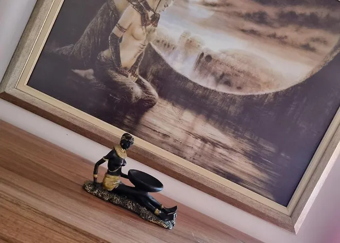 Ana Lux Daire Dobrosin